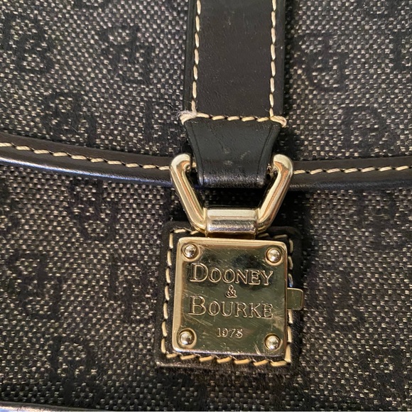 EUC Dooney and Bourke small wristlet Black - Picture 3 of 5